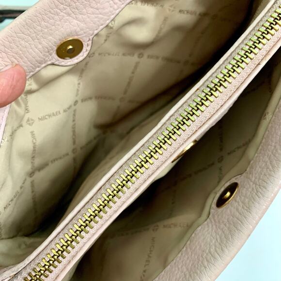 Michael Michael Kors Large Triple Gusset Jet Set Pebbled Leather Crossbody - Picture 4 of 6